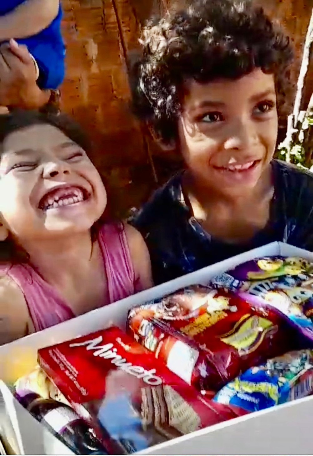 Solidariedade. ‘Chamados a Servir’ distribui chocolate e alimentos na Páscoa