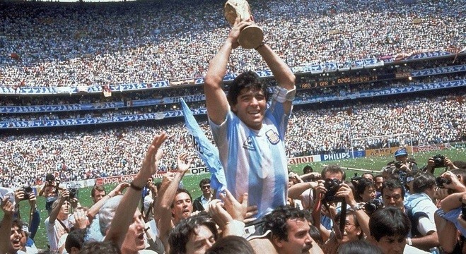 Diego Maradona morre aos 60 anos na Argentina