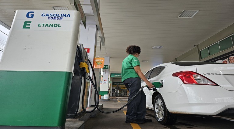 Etanol e gasolina aditivada tem maior variação de preço em abril no MS