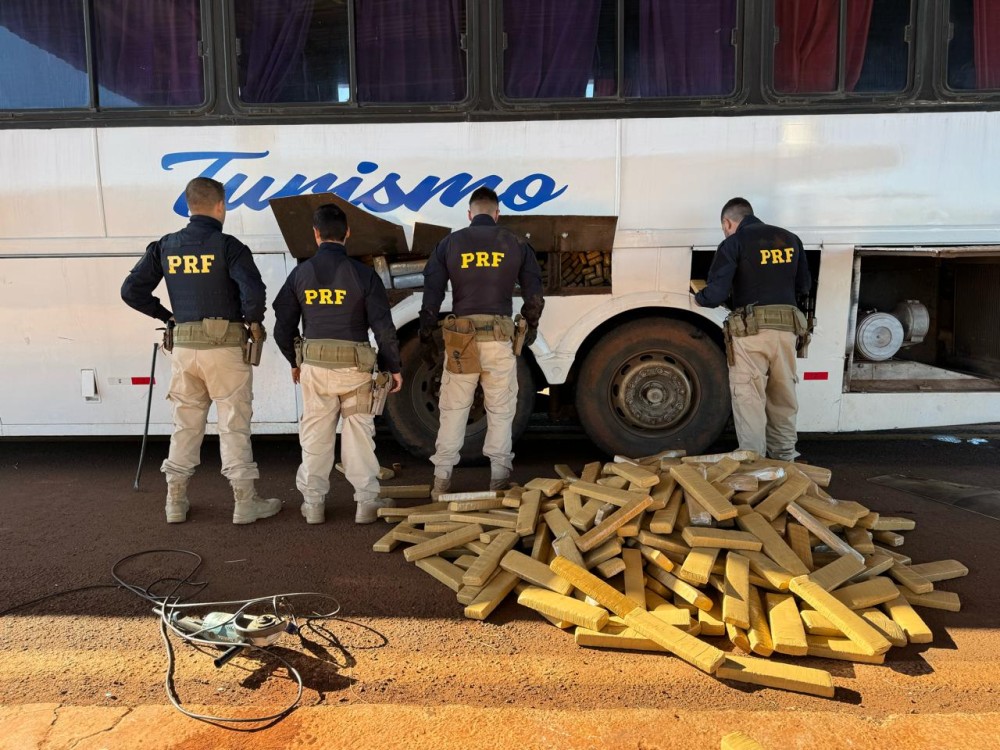 Droga apreendida em ônibus de turismo do Paraguai pesou quase 1,5t