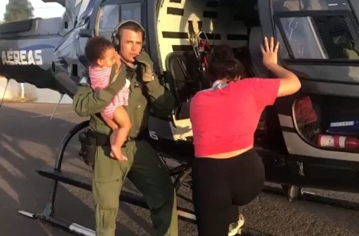 Helicóptero de MS ajuda no resgate de crianças e transporte de gestante no RS