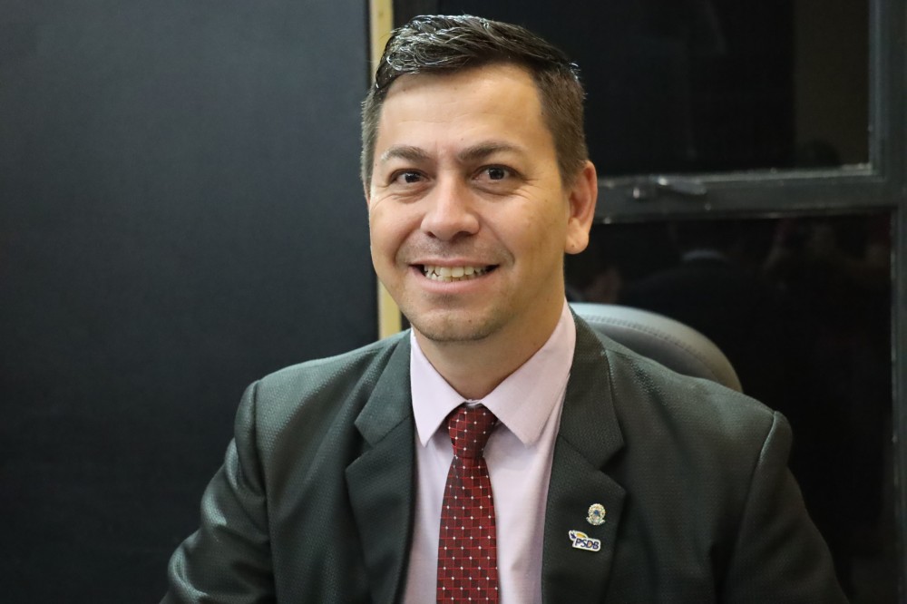 Ricardo Torraca quer reforma de escola e rodoviária de Ponta Porã