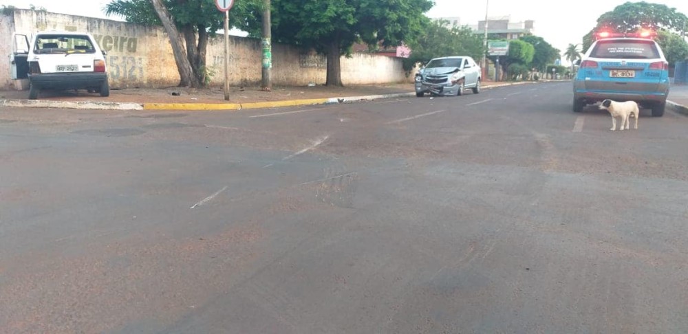 Homem morre após ser arremessado para fora do carro em acidente