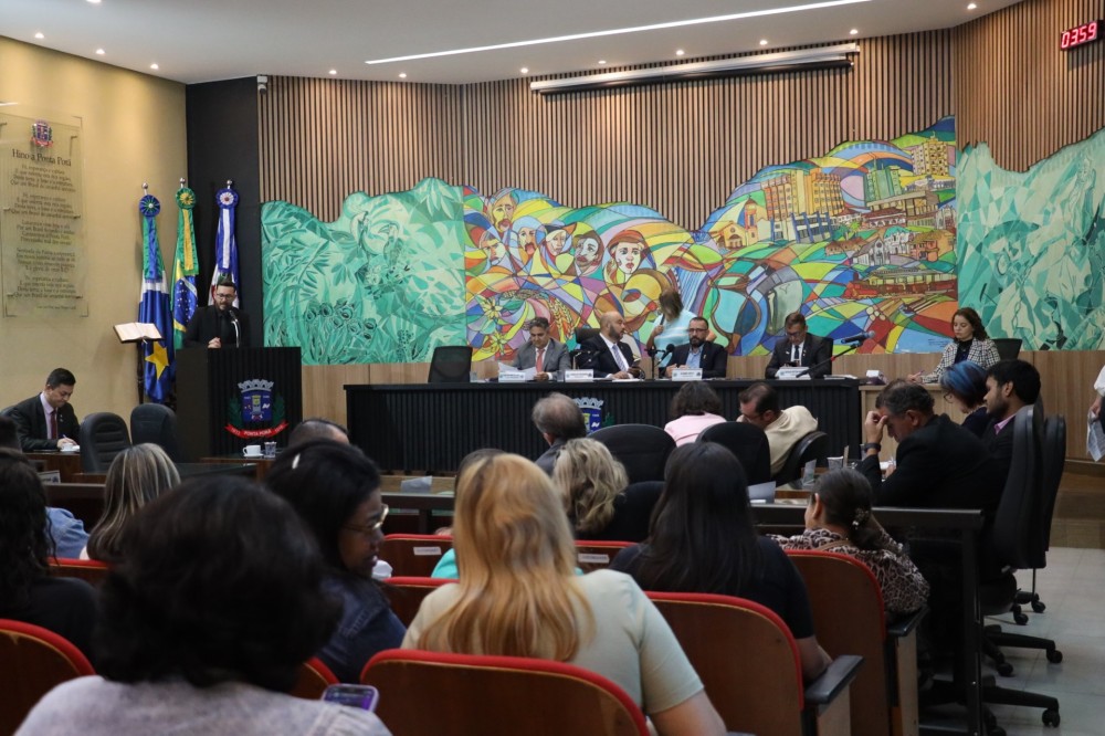 Vereadores debatem sobre violência contra idosos e aprovam benefícios para servidores