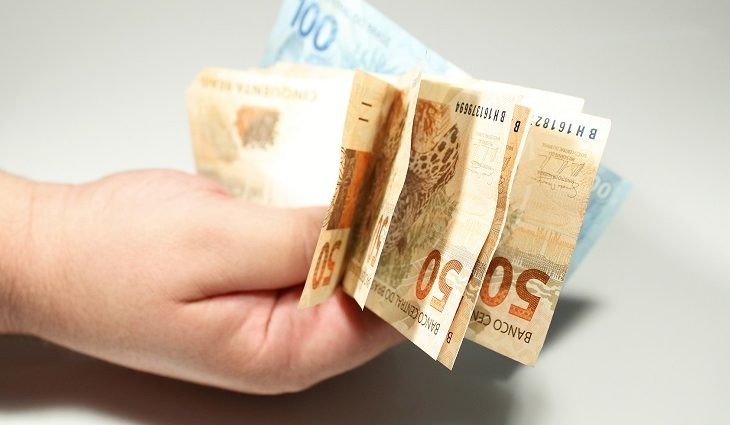 Com gestão eficiente, governo deposita 13° salário dos servidores nesta terça