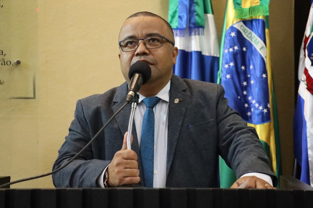 Jelson Bernabé pede melhorias para os bairros Universitário e Jardim Vitória