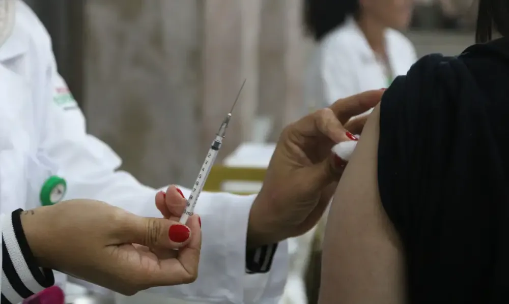 Covid-19: Entenda como fica a vacinação por idade e grupo prioritário