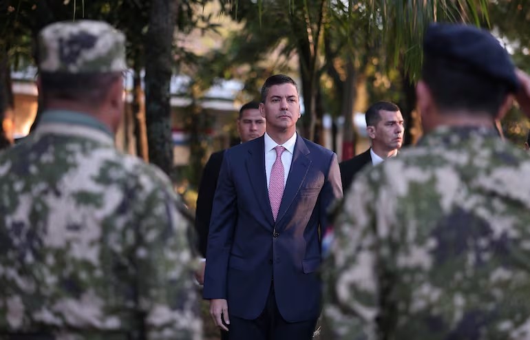 Presidente do Paraguai cumpriu agenda política durante o dia na fronteira