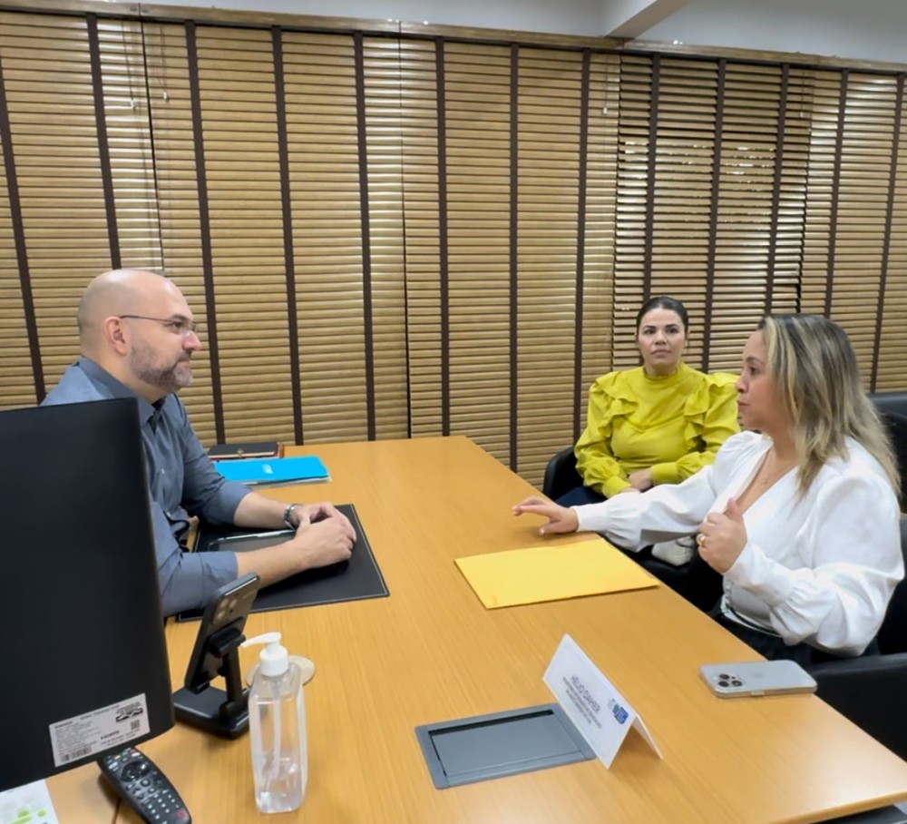 Lia Nogueira busca soluções para Educação em Dourados