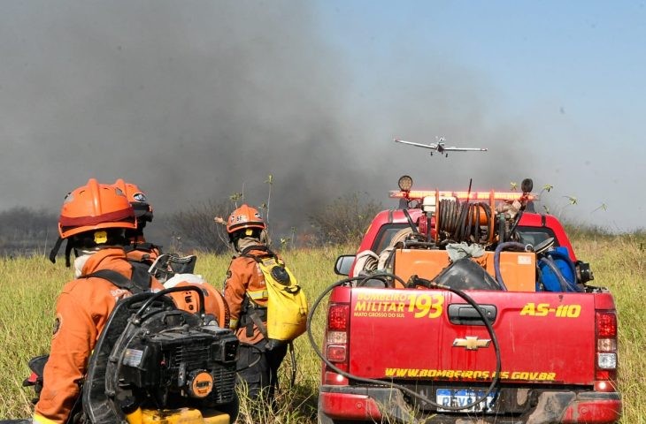 Trabalho intenso dos Bombeiros reduz focos de incêndios no Pantanal