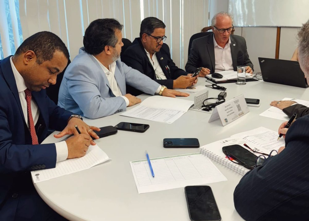 Em Brasília, Carlos Bernardo defende hospital binacional de fronteira