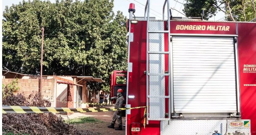 Incêndio destrói casa e cadáver de morador é encontrado nos escombros