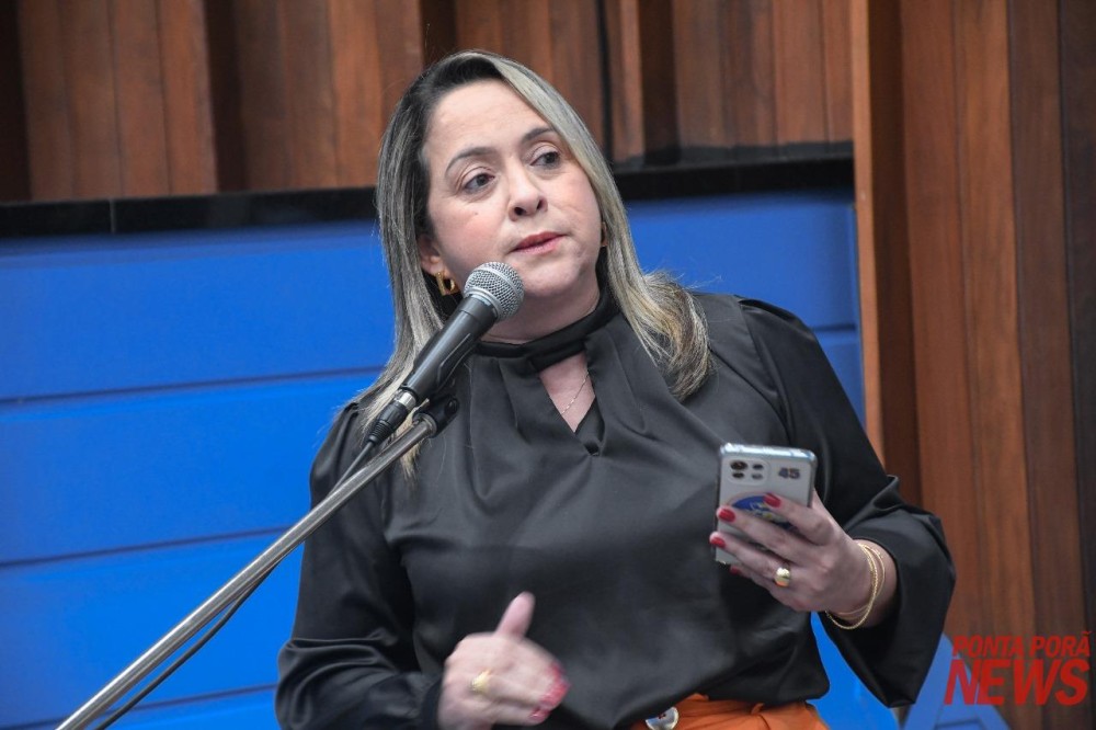 Lia Nogueira pede iluminação e pavimentação em rodovias