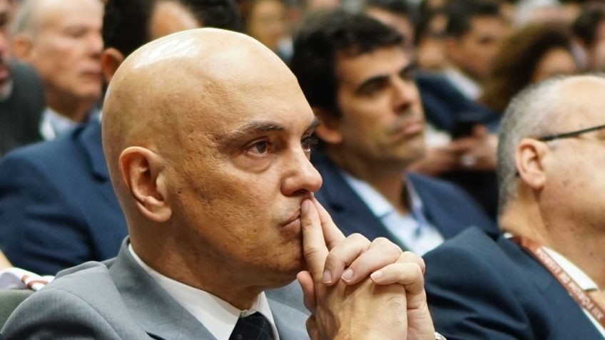 Mensagens apontam que Moraes usou TSE para investigar bolsonaristas, diz jornal
