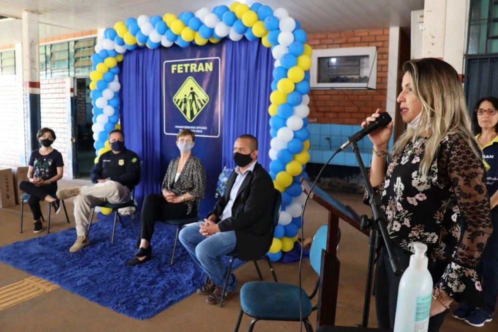 Escola Dora Landolfi é premiada em concurso de teatro da PRF