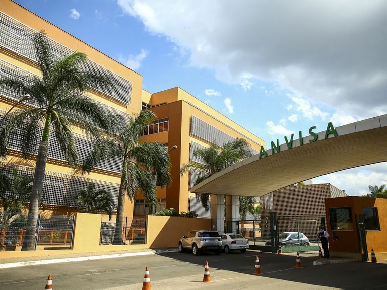 Anvisa renova dispensa de registro de duas vacinas contra mpox