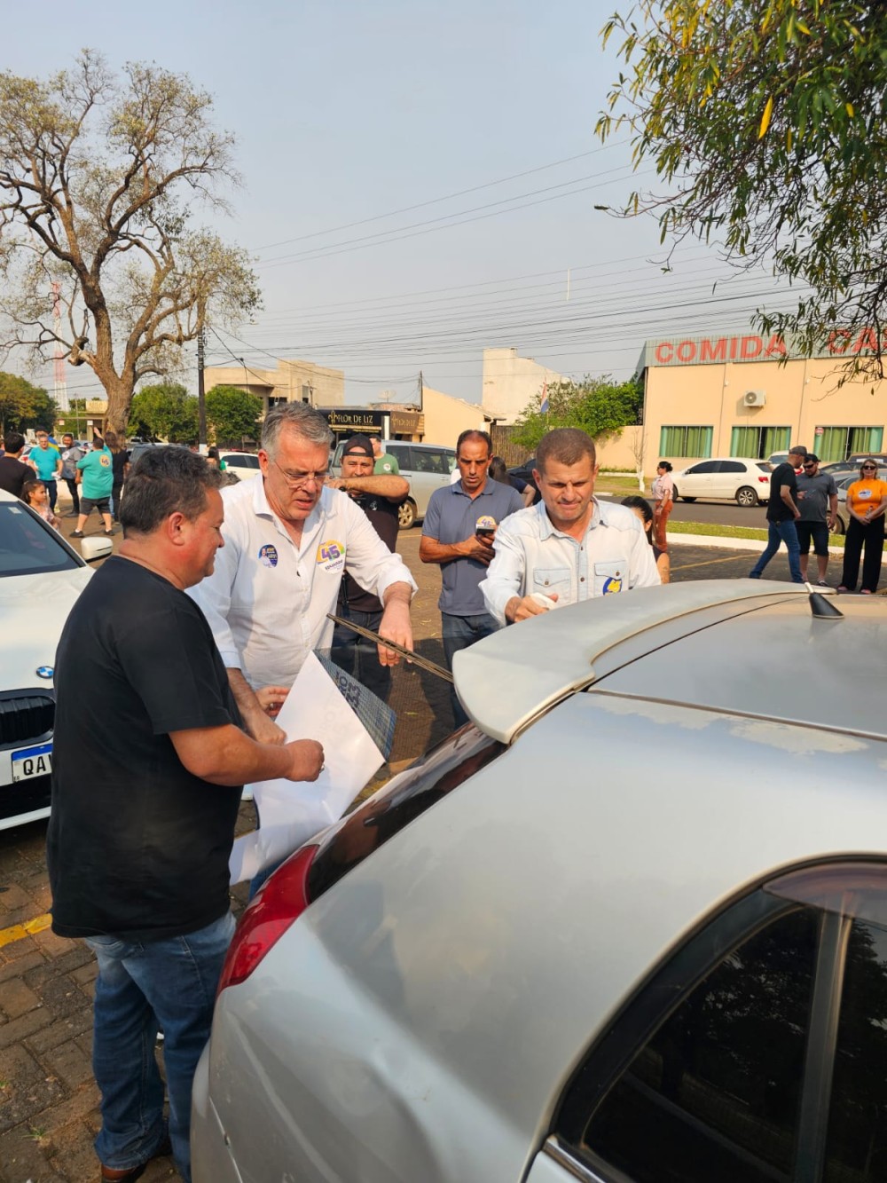 Eduardo Campos intensifica contato com a população