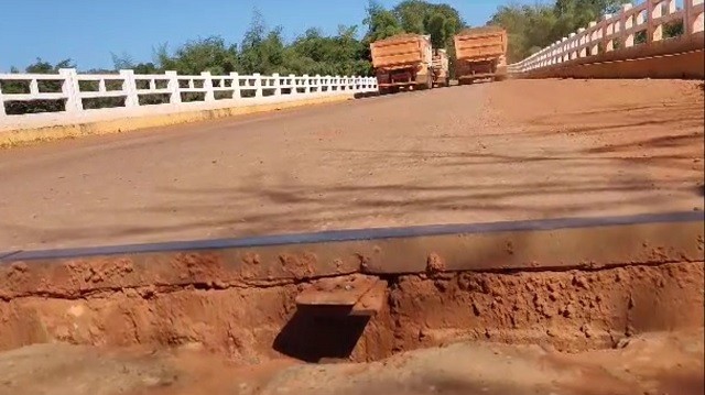Passagem de veículos pesados faz ponte sobre o Rio Miranda subir 30 centímetros