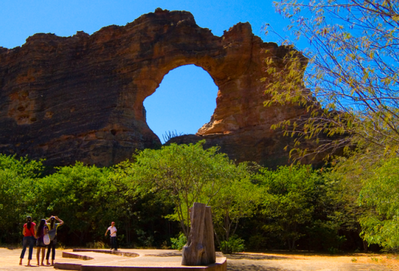 Sancionada lei federal que marca o Dia Nacional do Guia de Turismo