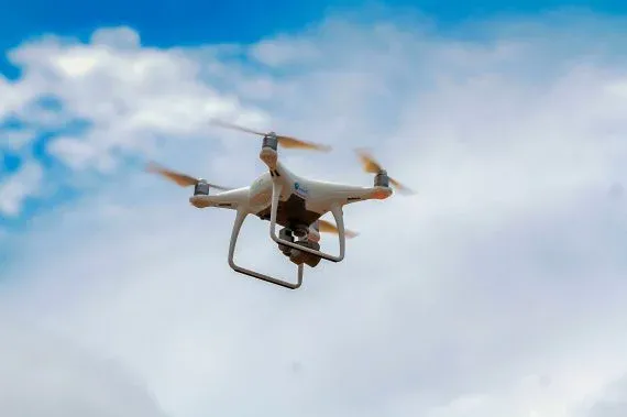Prefeito diz que está sendo espionado com uso de drones