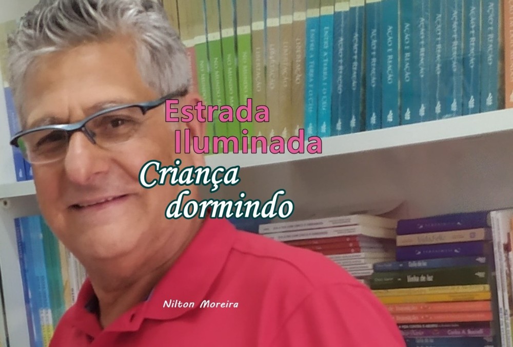 Estrada Iluminada. Criança dormindo