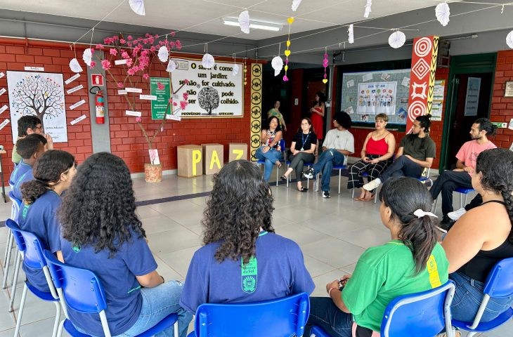 Alunos colocam a cidadania em prática falando sobre racismo e outros temas