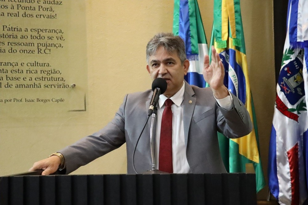 Marcelino Nunes solicita sinalização em cruzamento e redutor de velocidade