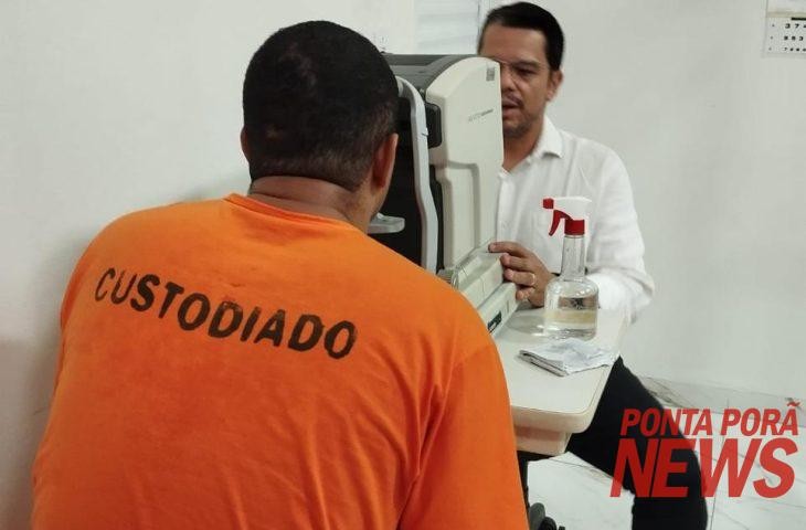 Internos de presídio recebem mutirão de saúde ocular