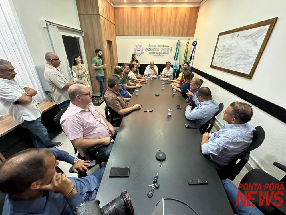 Nelsinho Trad atende vereadores com recursos para asfalto no Itamarati e Dorcelina