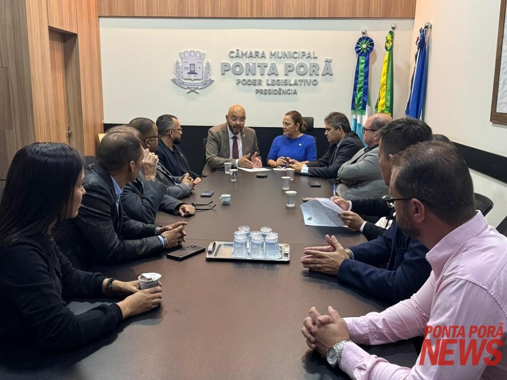 Prefeito em exercício Agnaldo Miudinho participa de reunião com vereadores