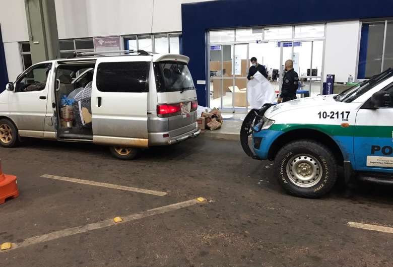 Veículo com placas do PY é apreendido com mais de R$ 1,5 mi em contrabando