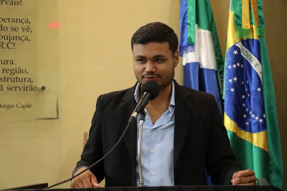 José Menino Júnior pede asfalto no Jardim Ivone