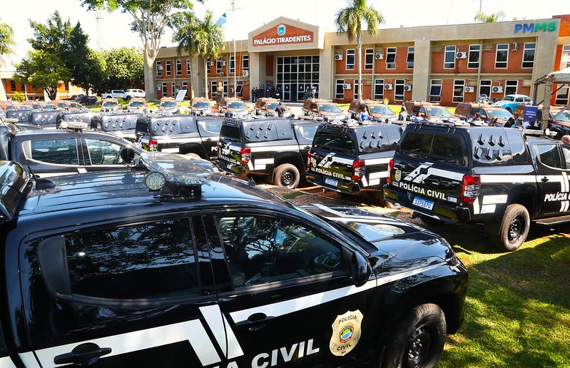 Governo entrega viaturas às polícias Civil e Militar para 58 municípios