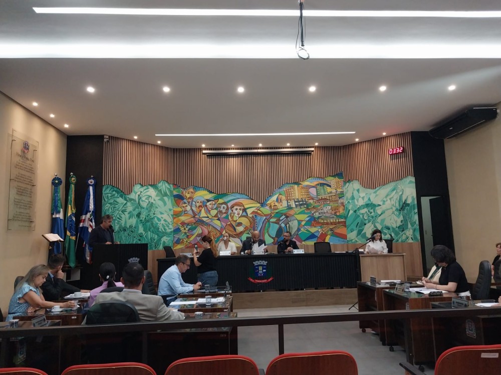 Vereadores aprovam 2 projetos durante sessão extraordinária