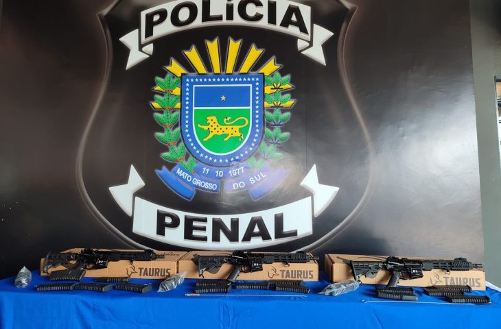 Policiais penais recebem novos fuzis para reforçar a segurança penitenciária em MS