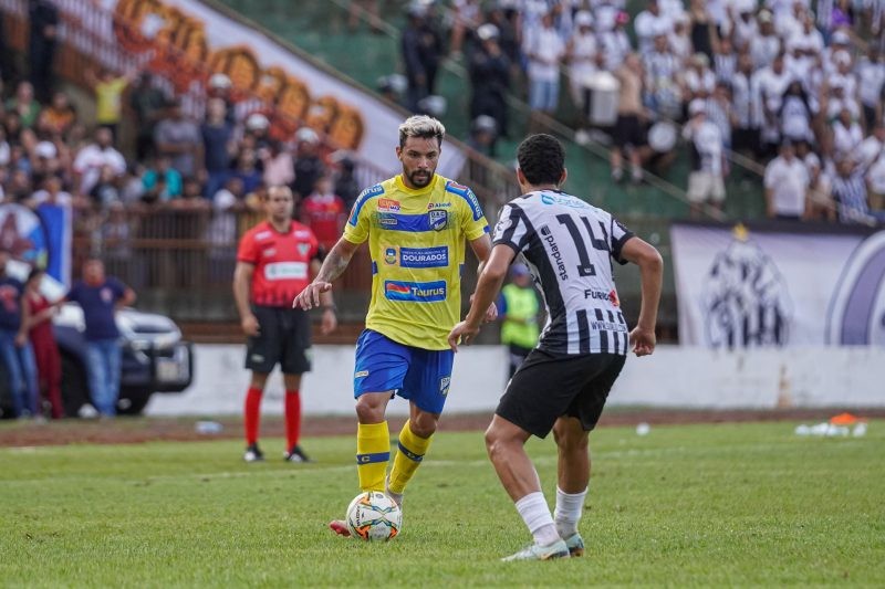 Estadual de Futebol tem três jogos na abertura
