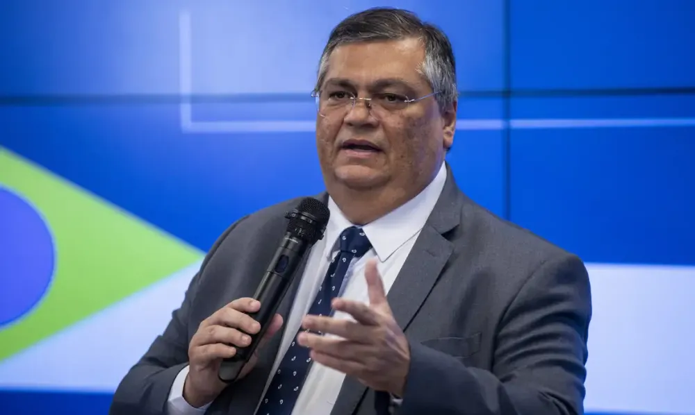 Dino libera pagamento de emendas parlamentares para 4 entidades