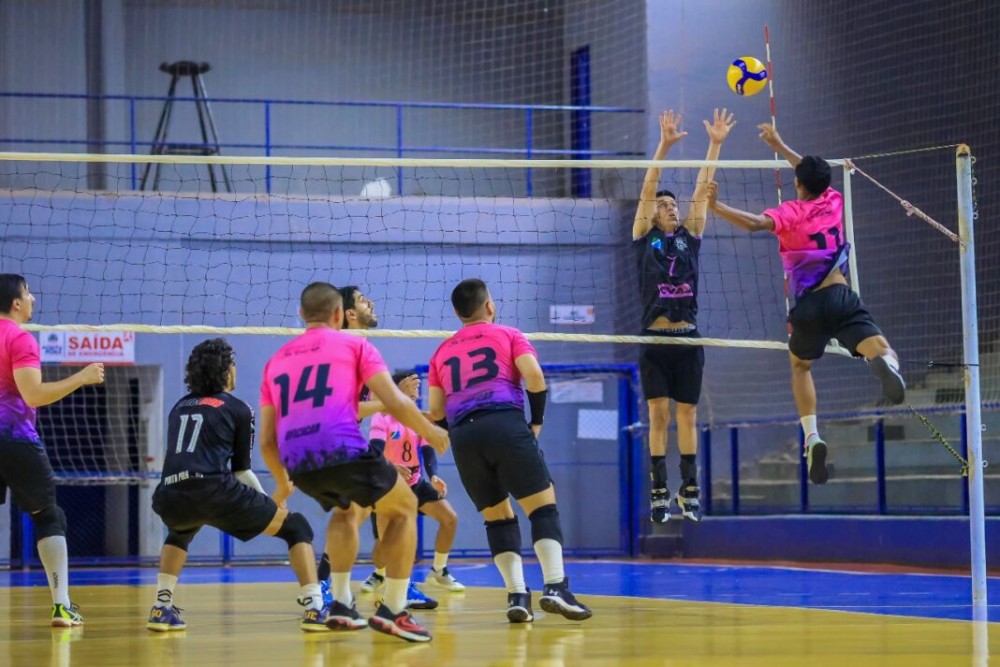Verão no Parque: Vôlei masculino adulto tem rodada com 4 jogos