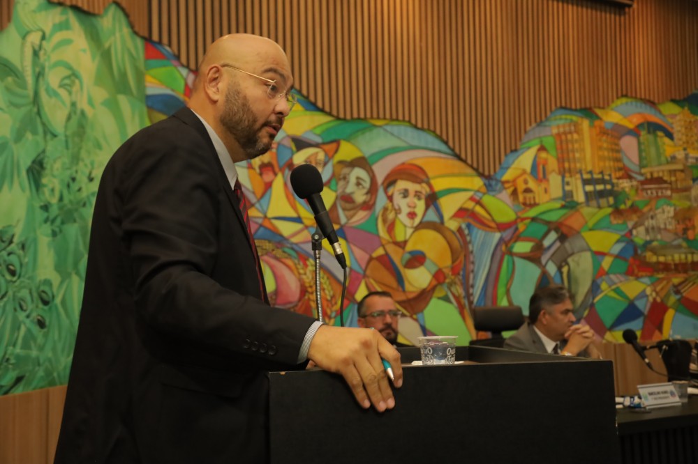 Agnaldo pede asfalto no Jardim das Rosas II e redutor de velocidade no Nova Itamarati