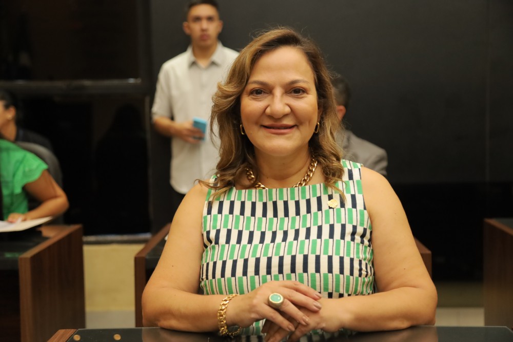 Anny Espínola pede sinalização nas ruas do São João e academia ao ar livre na Mooca