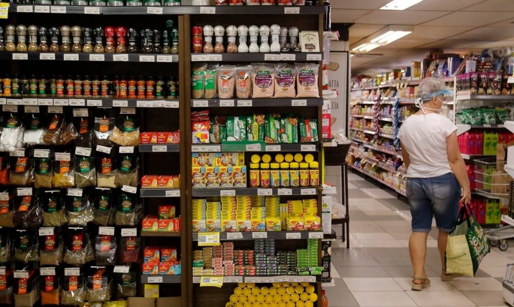 Confiança do consumidor cai 3,2 pontos em dezembro