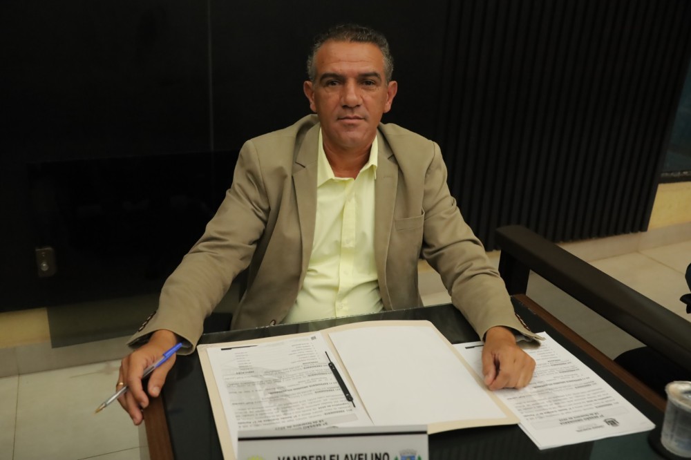 Vanderlei Avelino solicita subestação e melhoria na iluminação pública na Cabeceira do Apa