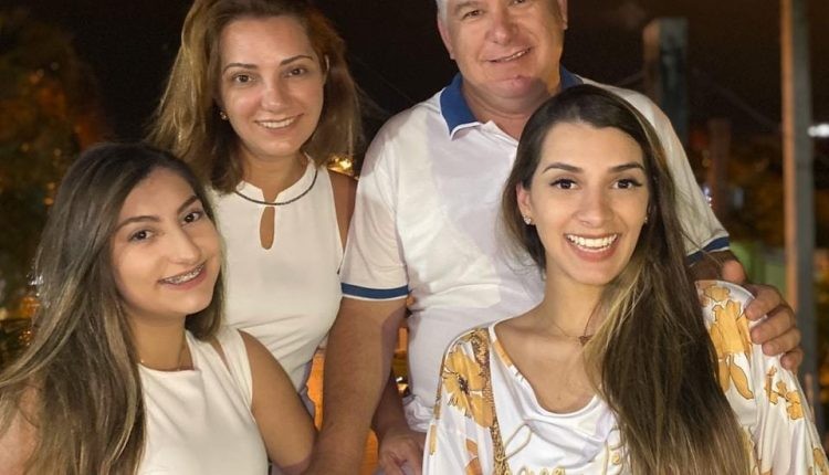 Casal e duas filhas morrem em avião que caiu dentro de rio no Paraná