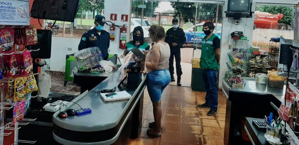 PM e Vigilância Sanitária realizam operação 'Anti-Covid' em Aral Moreira