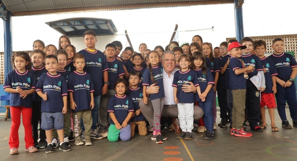 Alunos da Rede Municipal de Ponta Porã recebem novos uniformes