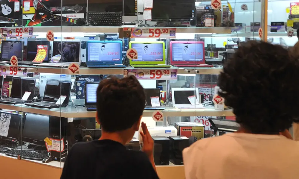 Após nova alta de juros, mercado reduz previsão para o PIB e inflação