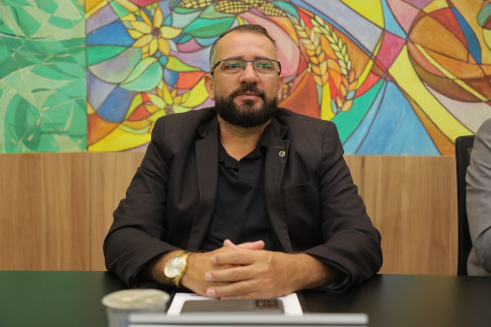 Kleber Ortiz solicita melhorias em UBS e operação tapa-buracos no Centro