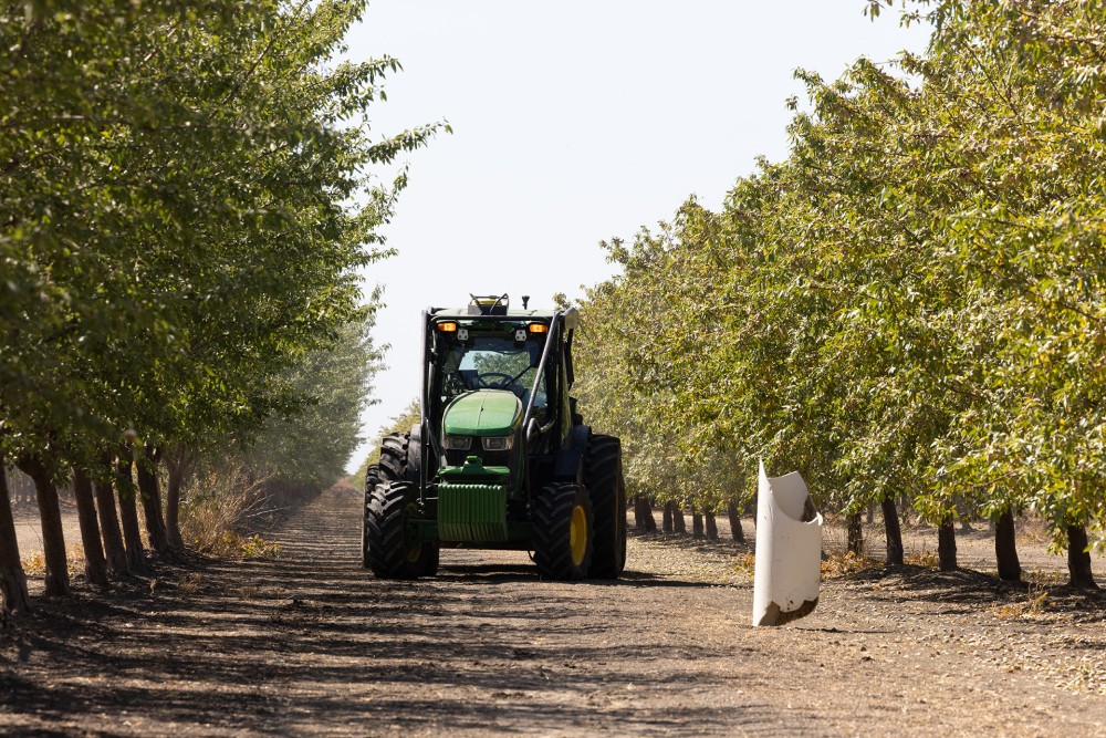 Venda de tratores atinge 3,2 mil unidades e sobe 15,9% em fevereiro