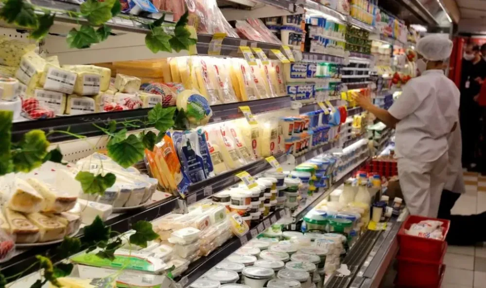 Preços dos alimentos cairão mais nas próximas semanas, diz ministro