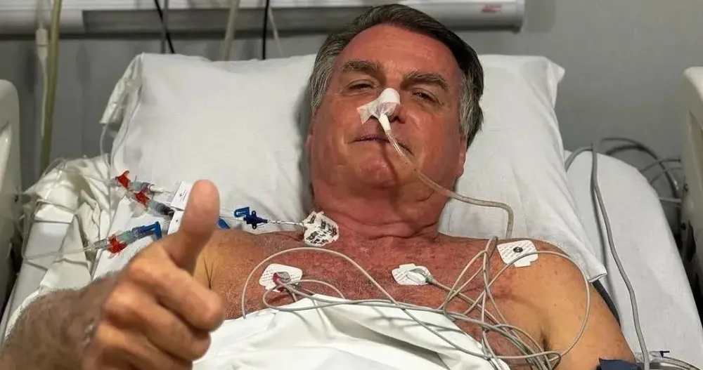Bolsonaro tem quadro clínico estável após cirurgia, diz boletim